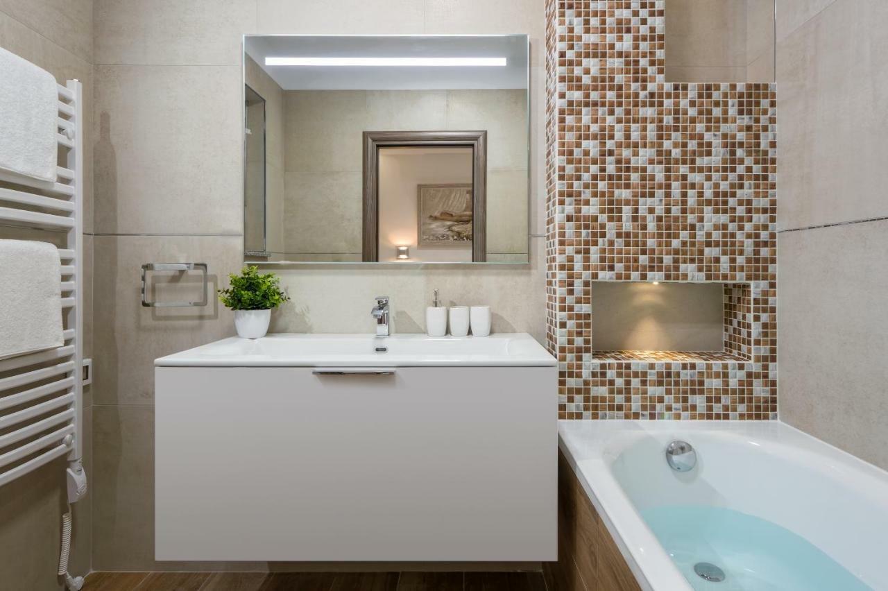 Viras Luxury Holiday Pula Exterior photo