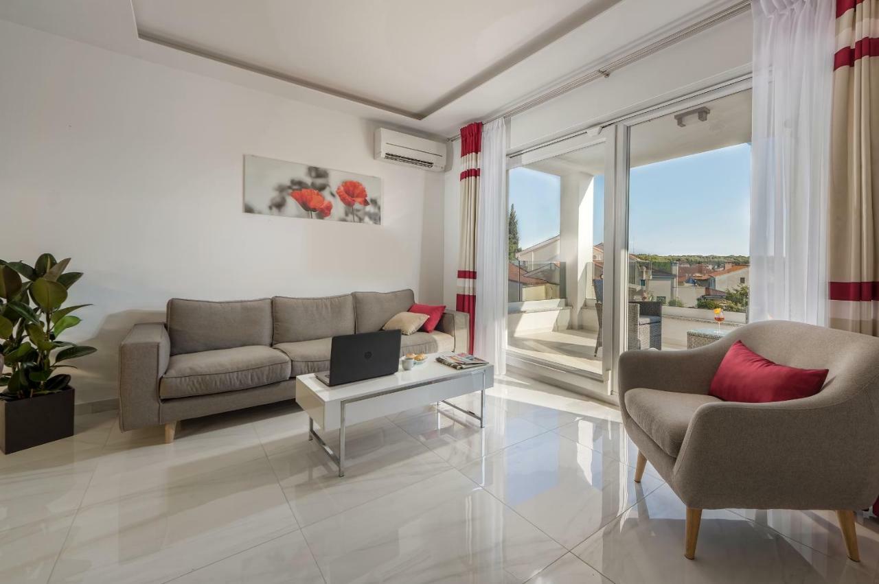 Viras Luxury Holiday Pula Exterior photo